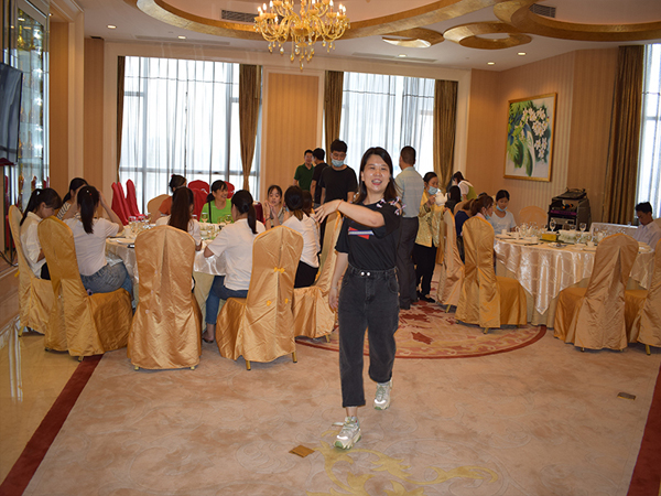 Dragon Boat Festival company held a dinner event